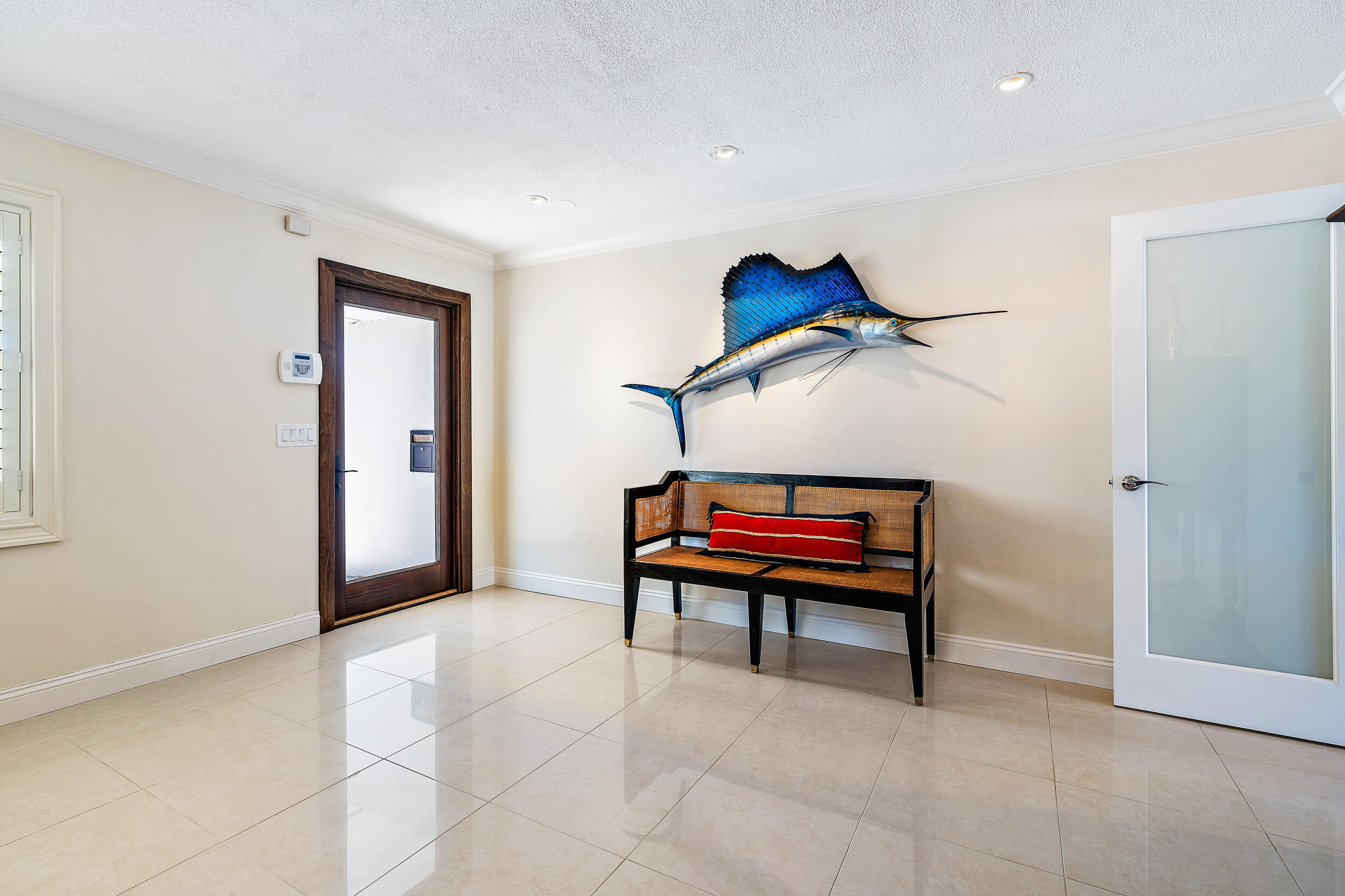 2521 Northeast 35th Street Lighthouse Point, FL 33064 - Photo 25 of 65 Foyer