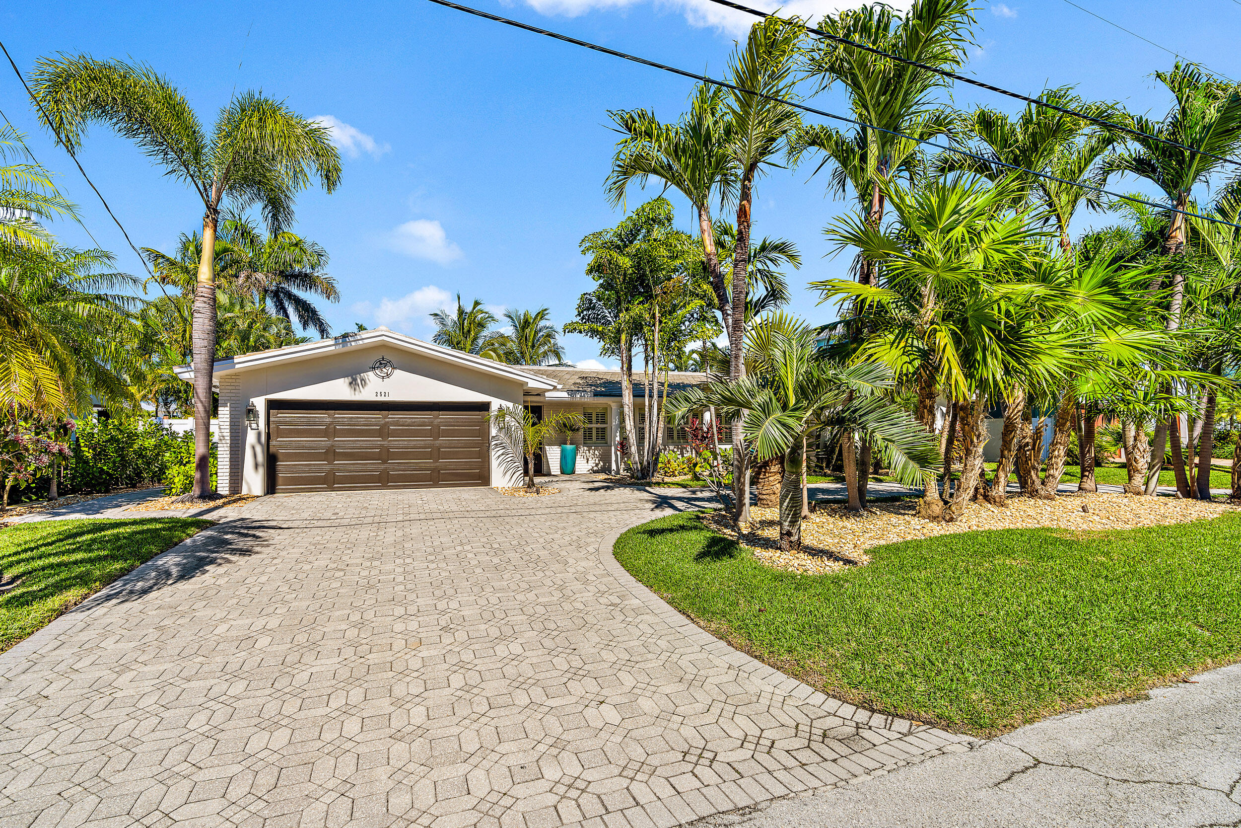 2521 Northeast 35th Street Lighthouse Point, FL 33064 - Photo 42 of 65 Front Exterior