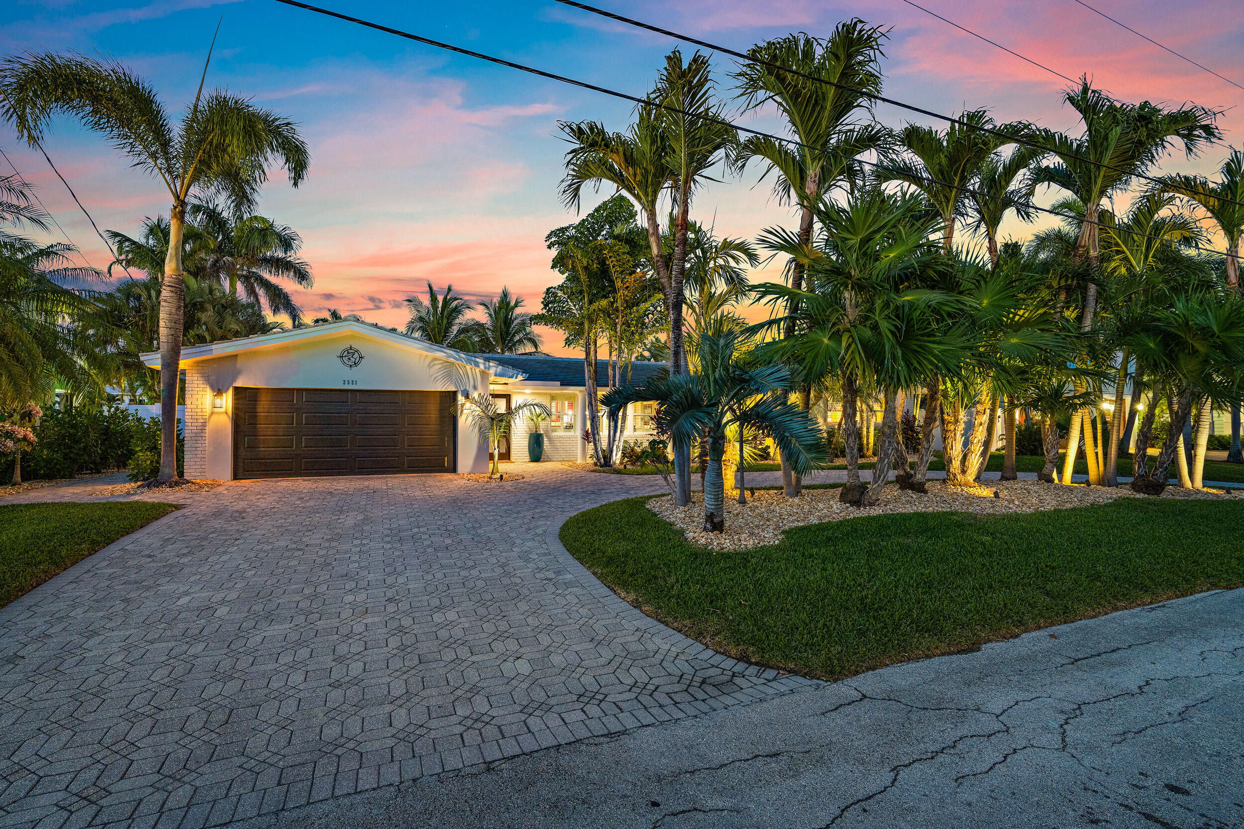 2521 Northeast 35th Street Lighthouse Point, FL 33064 - Photo 5 of 65 Front Exterior