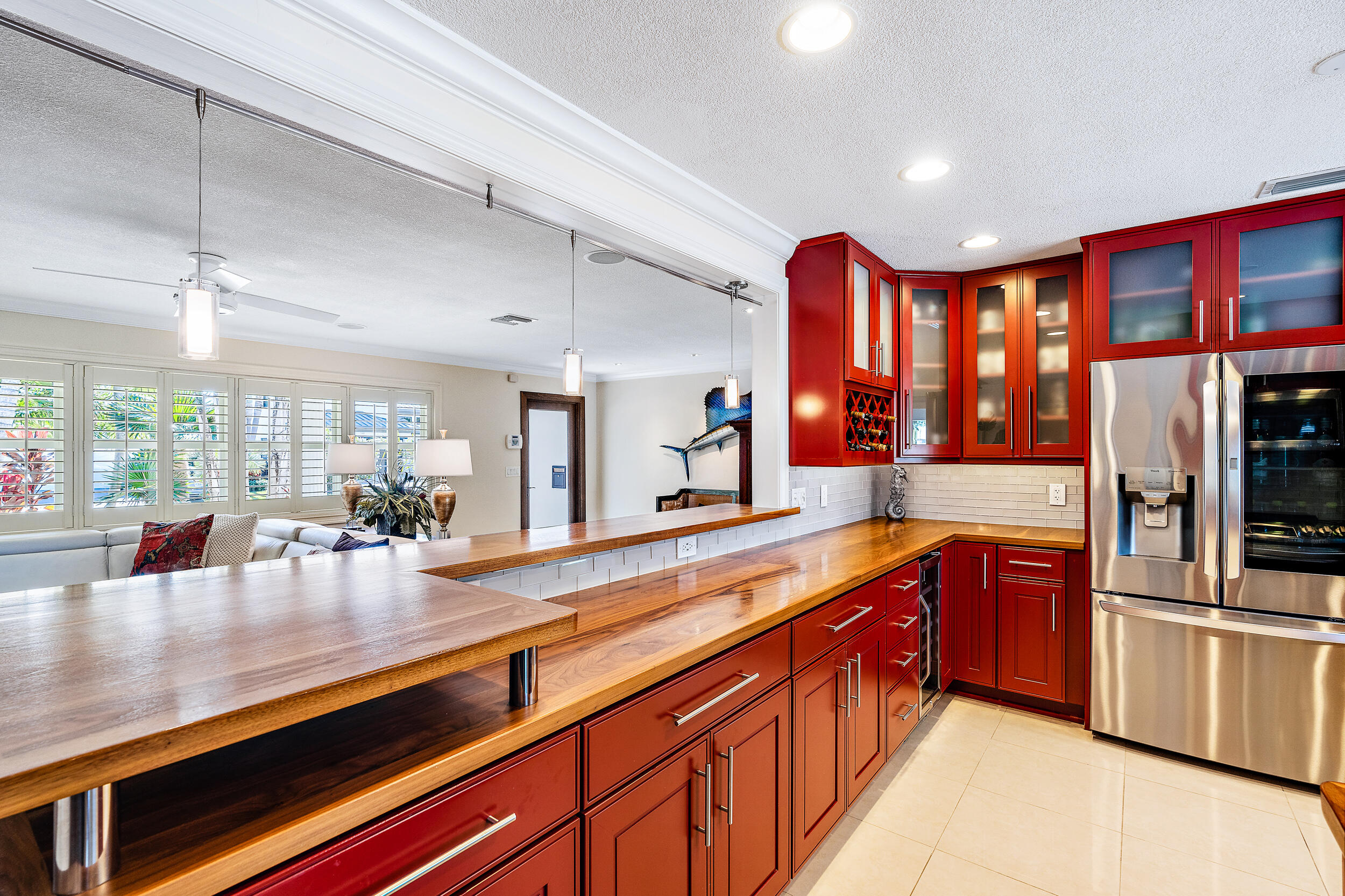 2521 Northeast 35th Street Lighthouse Point, FL 33064 - Photo 9 of 65 Kitchen
