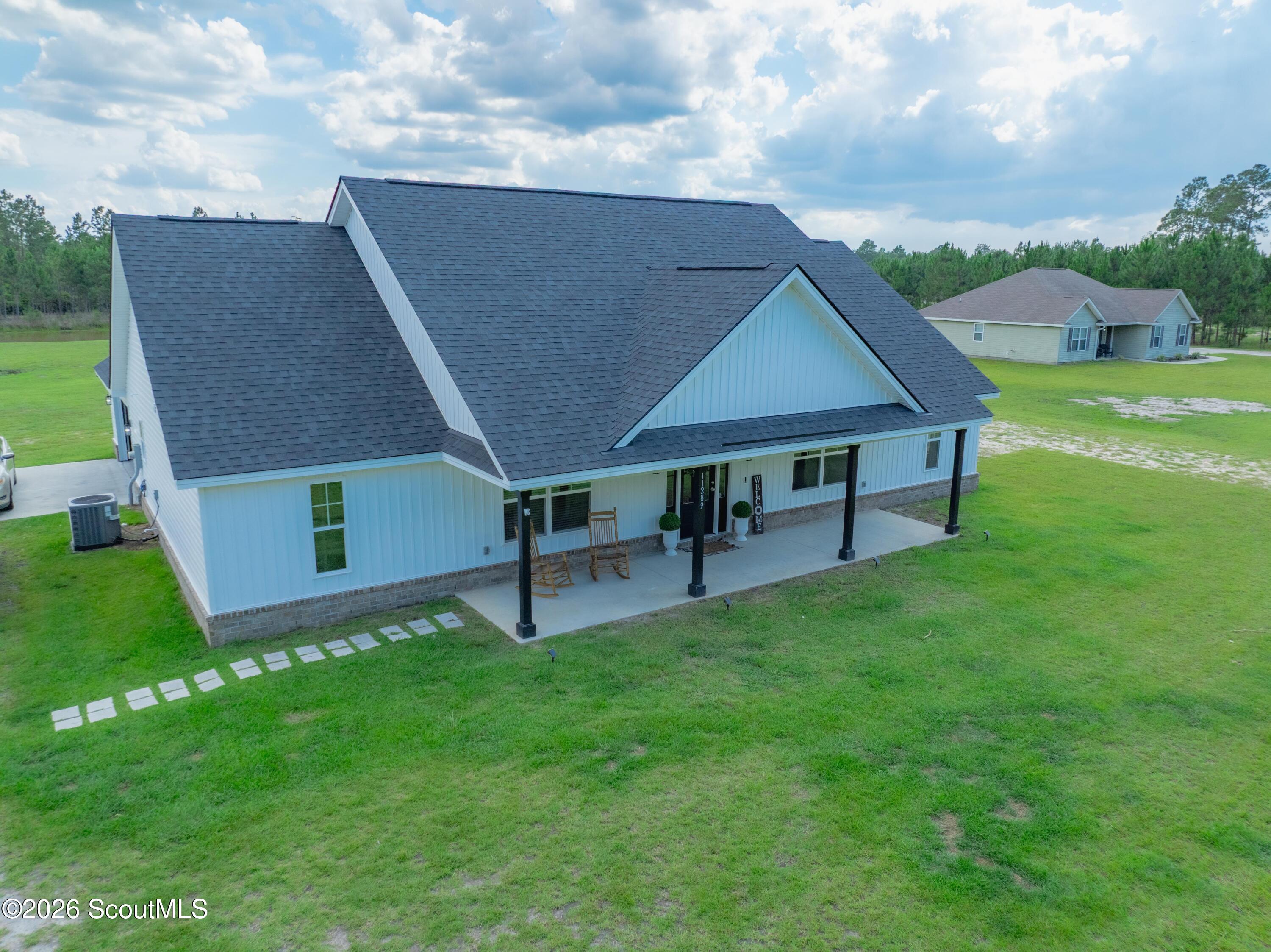 11289 Lanes Bridge Road Jesup, GA 31545 - Photo 2 of 41 002-2