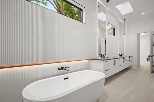 $12,850 | 2215 South 3rd Street, Austin, TX 78704