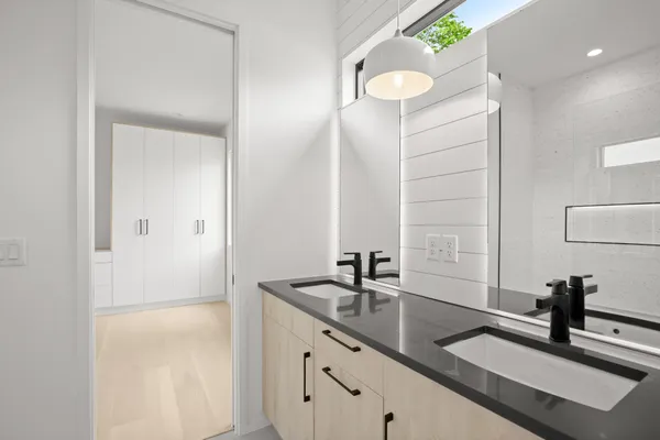 $12,850 | 2215 South 3rd Street, Austin, TX 78704