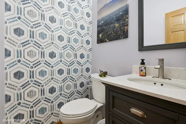 $284,500 | 2870 Glacier Way, Unit C, Wauconda, IL 60084