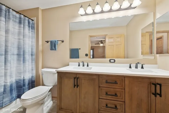 $284,500 | 2870 Glacier Way, Unit C, Wauconda, IL 60084