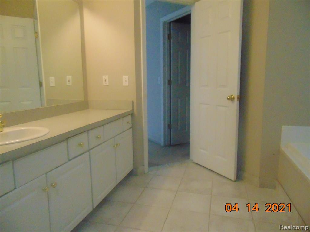3639 Briarbrooke Lane Rochester, MI 48306 - Photo 15 of 25