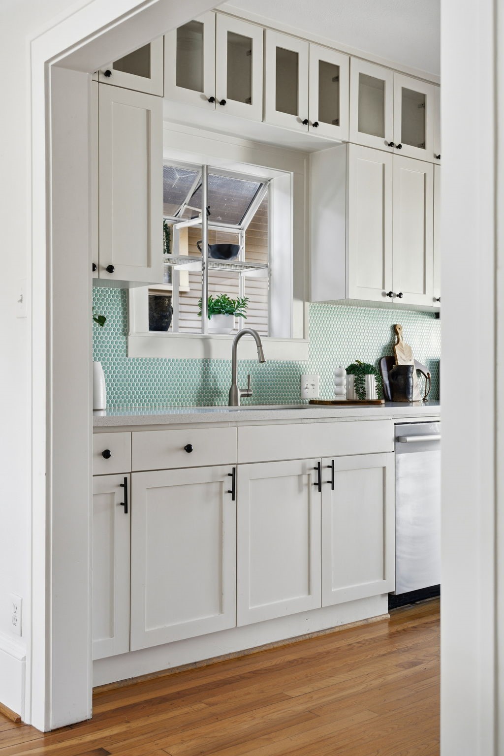 1103 Key Street Houston, TX 77009 - Photo 10 of 35 Great window feature, bump out over the sink to have extra space for plants and it feels more open.