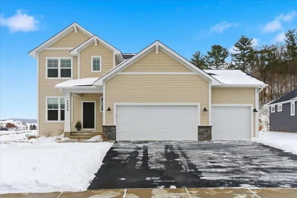 $539,900 | 2990 Coventry Cir River Falls, River Falls, WI 54022