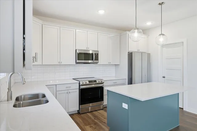 $548,000 | 2990 Coventry Cir River Falls, River Falls, WI 54022