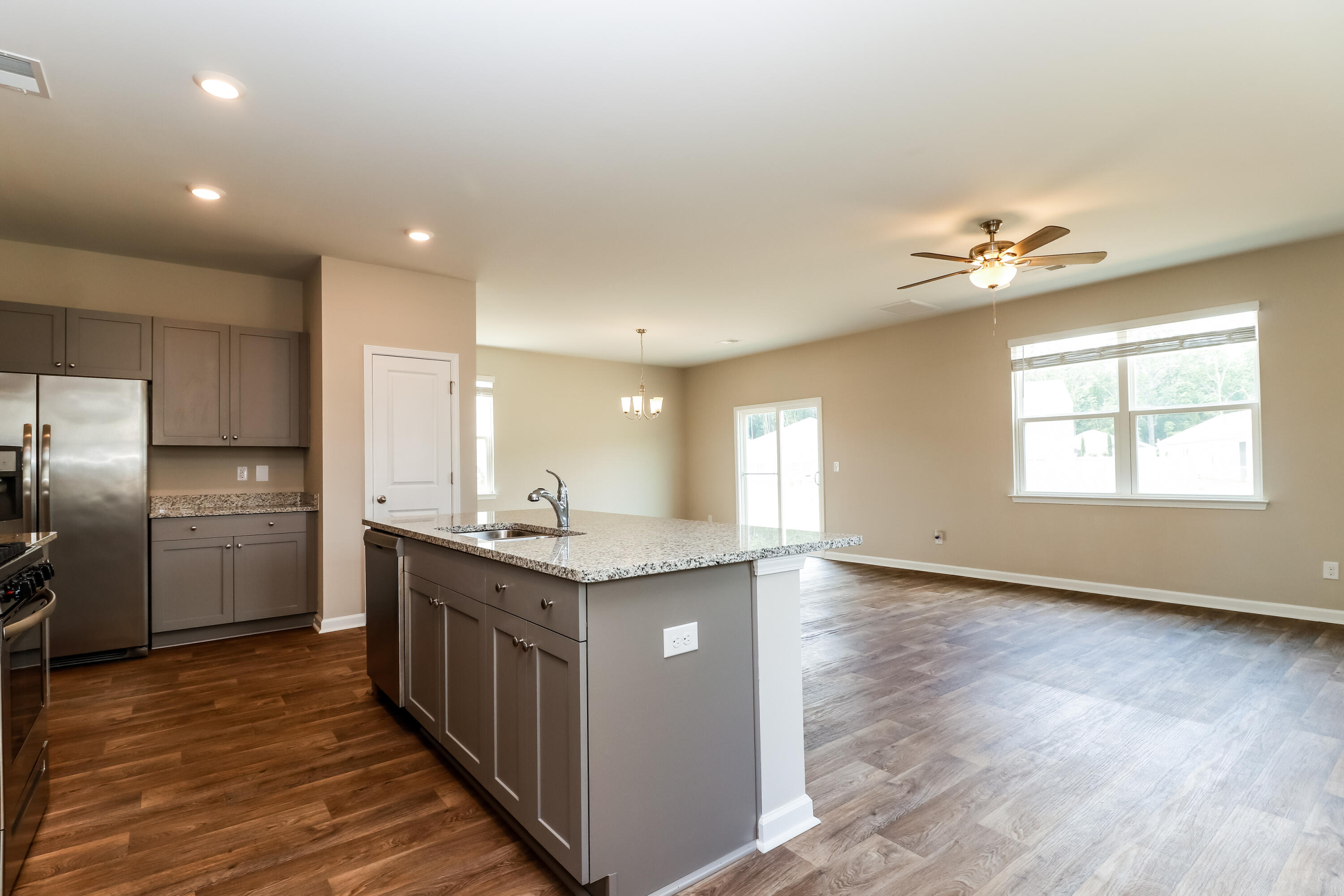 213 Rubles Lane Moncks Corner, SC 29461 - Photo 6 of 10 1007786.213 Rubles Lane - Kitchen