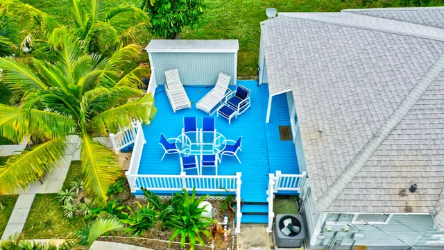 $2,400,000 | 320 Southeast 4th Avenue, Delray Beach, FL 33483