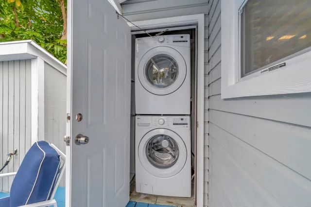 $2,400,000 | 320 Southeast 4th Avenue, Delray Beach, FL 33483