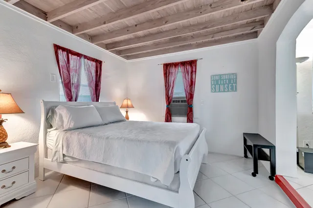 $2,400,000 | 320 Southeast 4th Avenue, Delray Beach, FL 33483