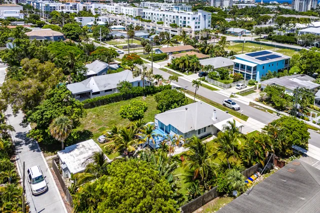 $2,400,000 | 320 Southeast 4th Avenue, Delray Beach, FL 33483