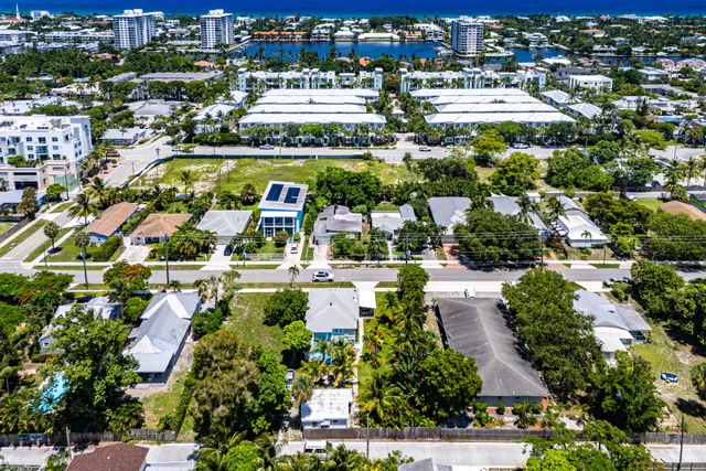 $2,400,000 | 320 Southeast 4th Avenue, Delray Beach, FL 33483
