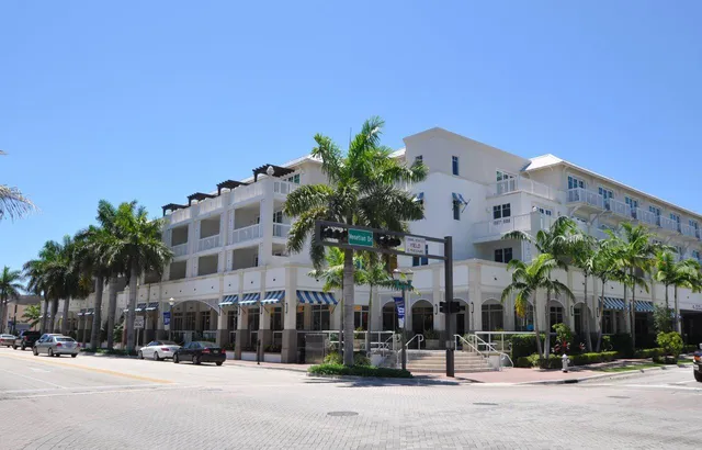 $2,400,000 | 320 Southeast 4th Avenue, Delray Beach, FL 33483