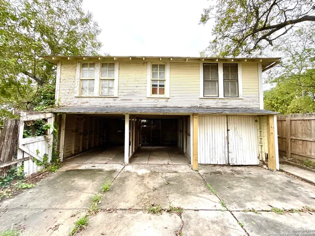 $849 | 810 West Magnolia Avenue, Unit 3, San Antonio, TX 78212