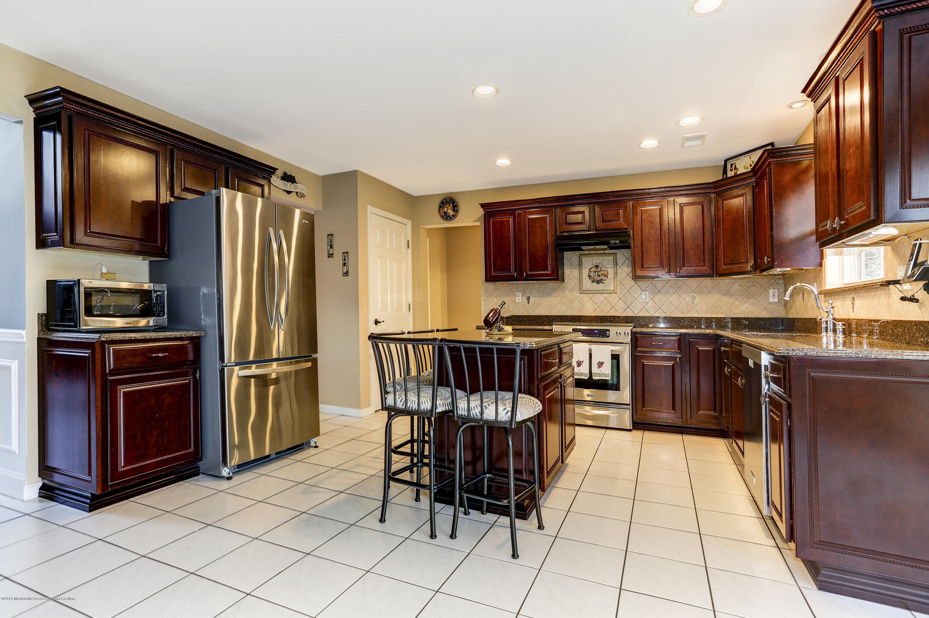 384 Meadowood Road Jackson, NJ 08527 - Photo 11 of 65 384Meadowood_031 - Copy