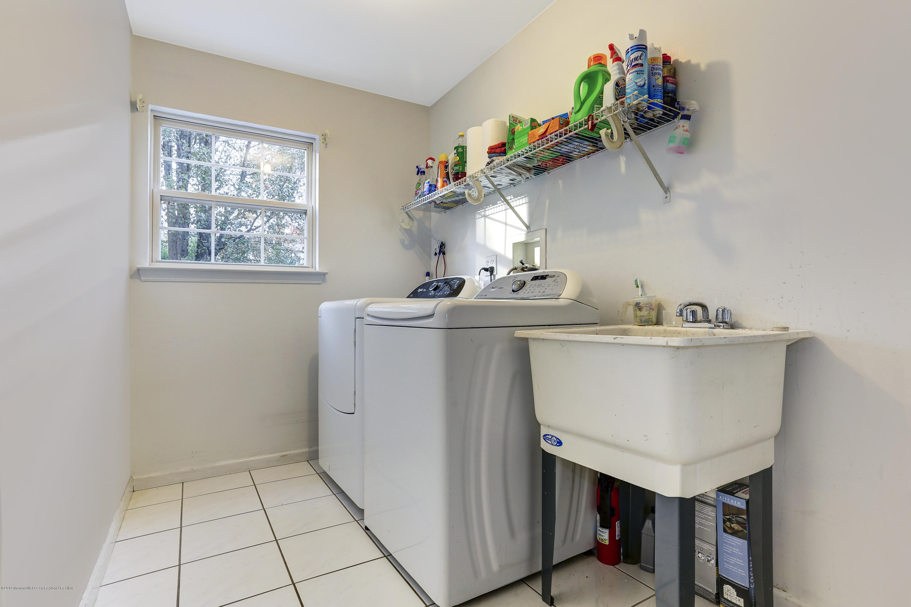 384 Meadowood Road Jackson, NJ 08527 - Photo 21 of 65 Laundry Room
