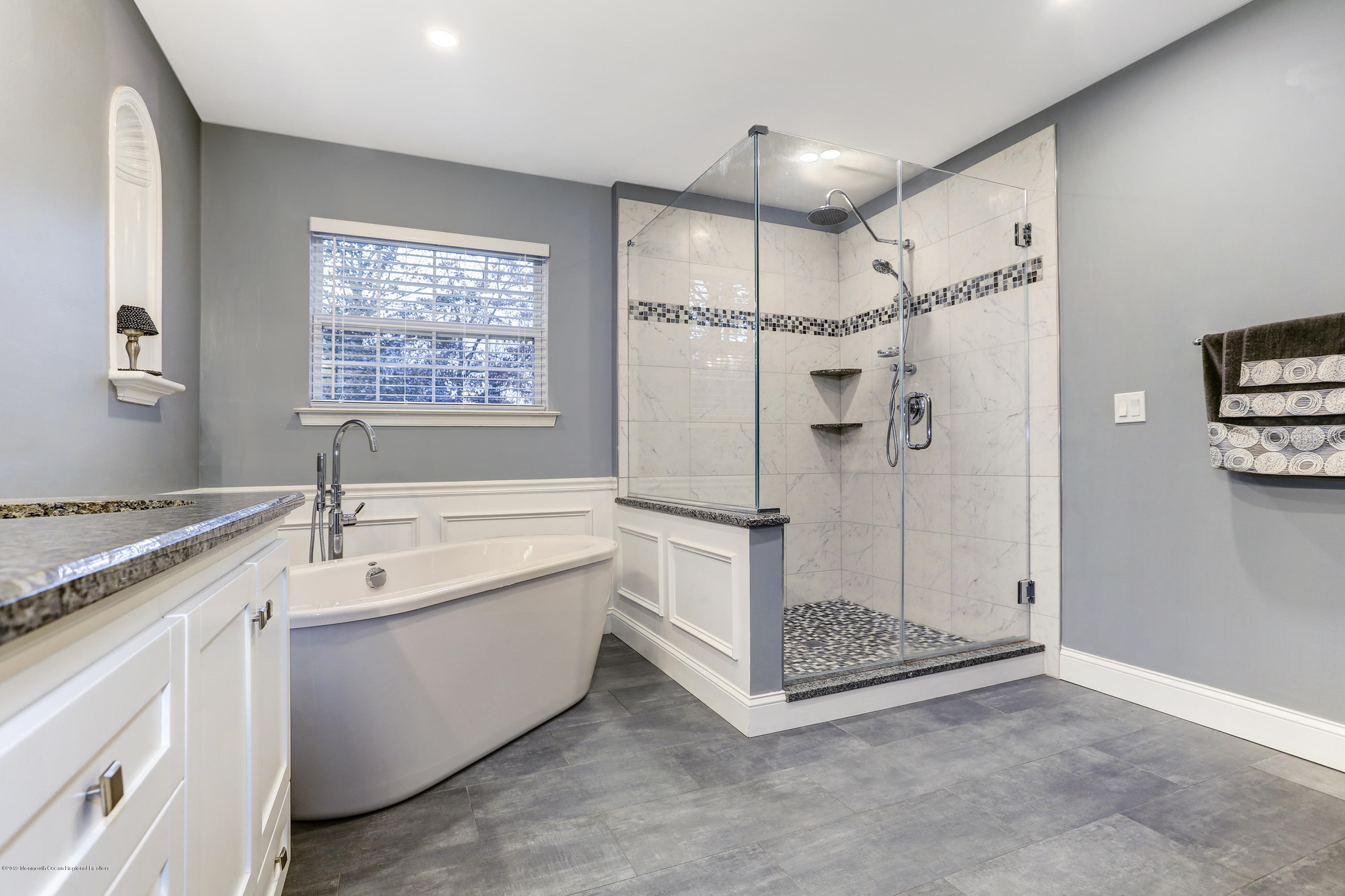 384 Meadowood Road Jackson, NJ 08527 - Photo 5 of 65 384Meadowood_047 - Copy