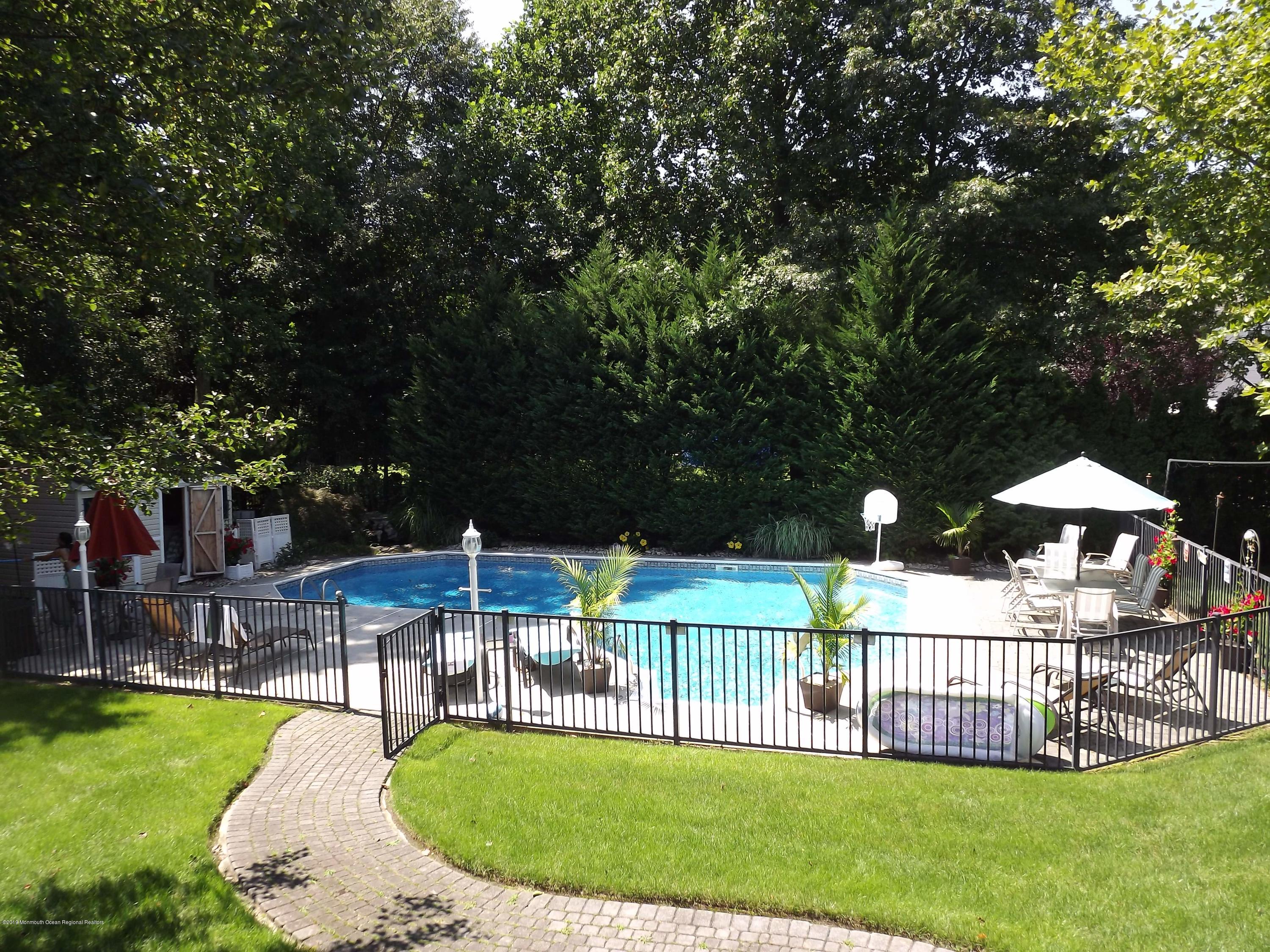 384 Meadowood Road Jackson, NJ 08527 - Photo 6 of 65 DSCF2930 - Copy