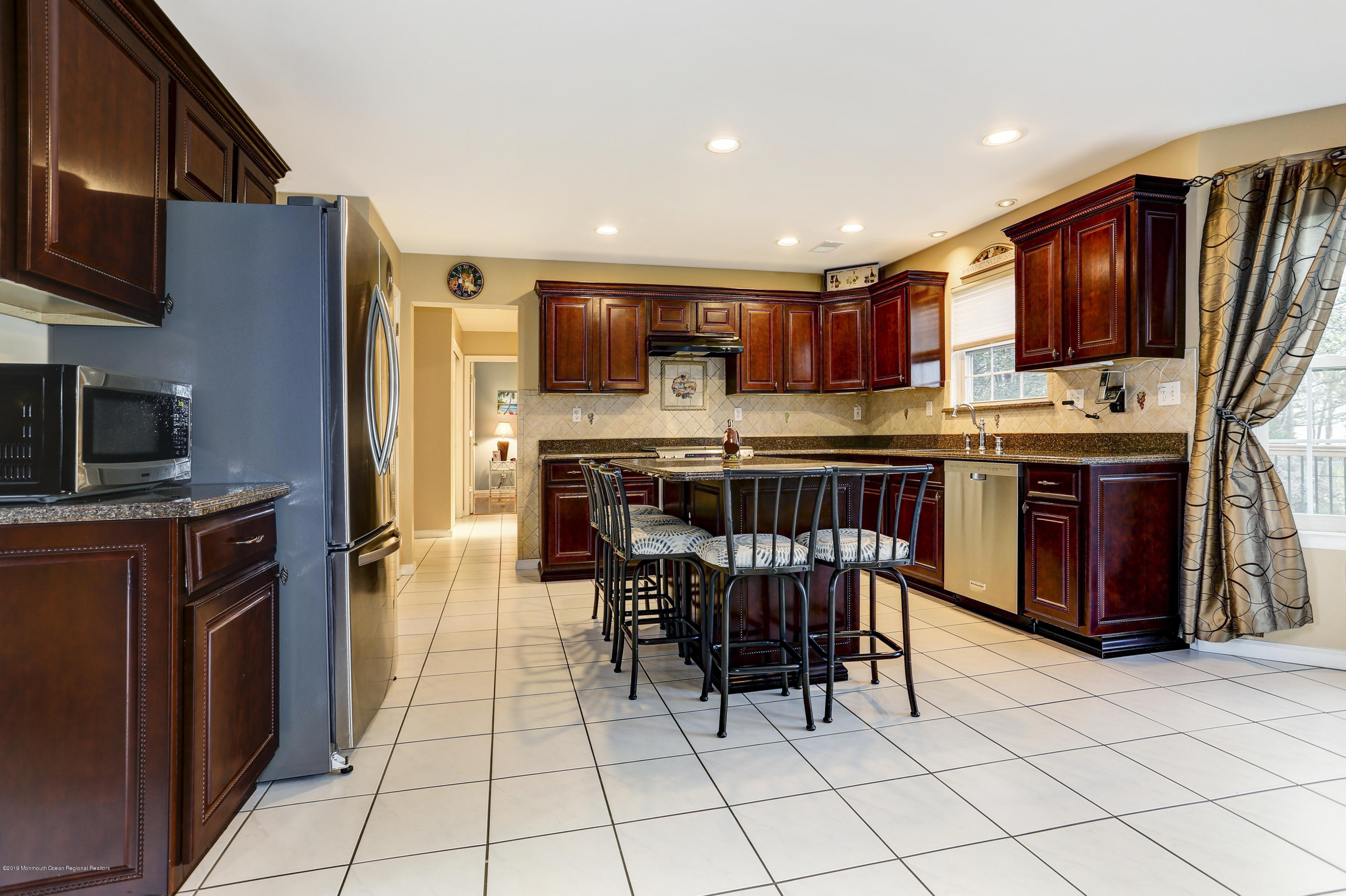 384 Meadowood Road Jackson, NJ 08527 - Photo 7 of 65 384Meadowood_032 - Copy