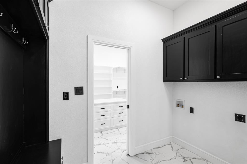 1572 Faulkner Road Sunset, TX 76270 - Photo 27 of 40 a view of cabinet