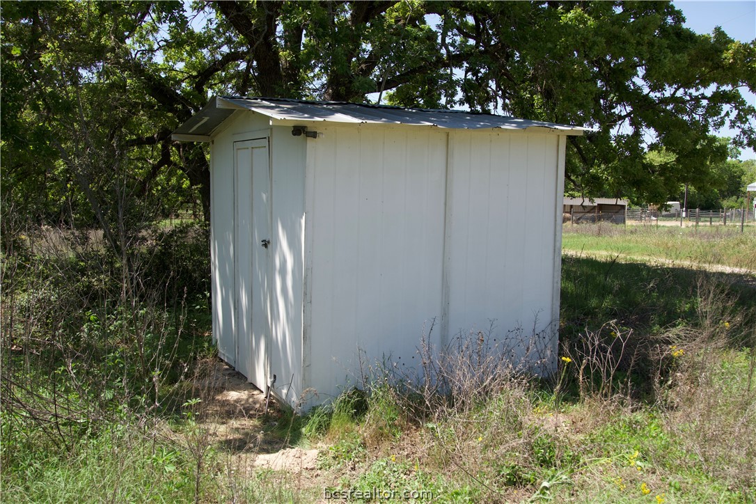 1035 Sayers Road Elgin, TX 78621 - Photo 14 of 20