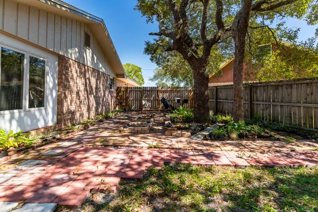 $392,500 | 822 Laurel Drive, Fort Walton Beach, FL 32547