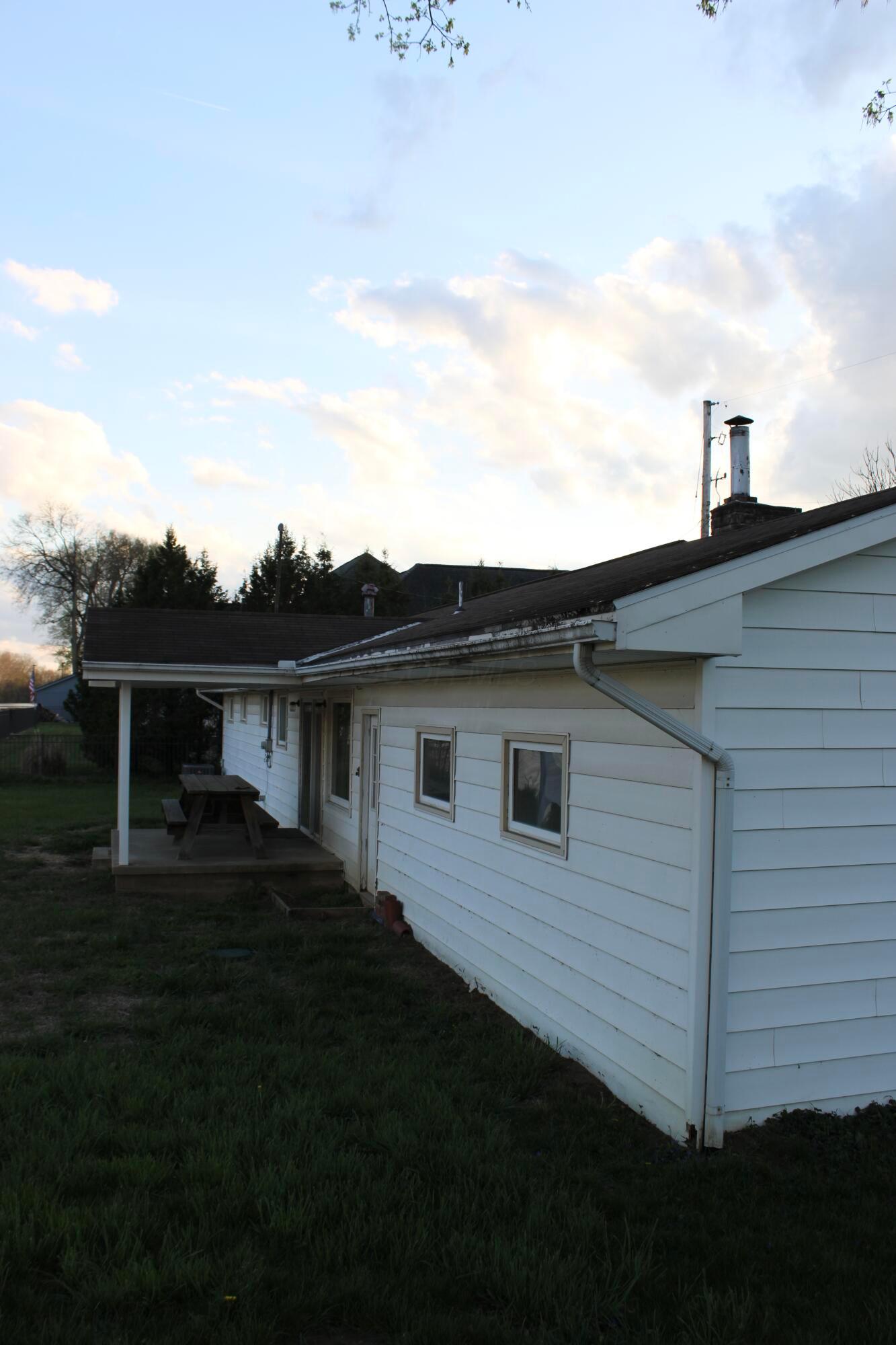 3270 Riverside Airport Road Zanesville, OH 43701 - Photo 7 of 24 Backyard