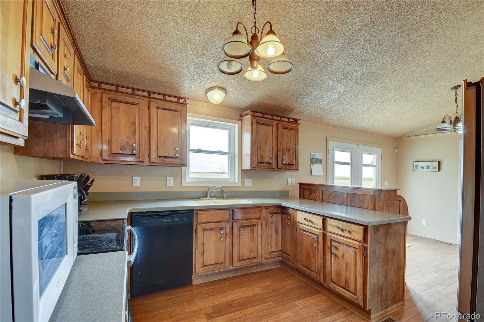4350 North Harback Road Bennett, CO 80102 - Photo 8 of 33 Gallery Image 8