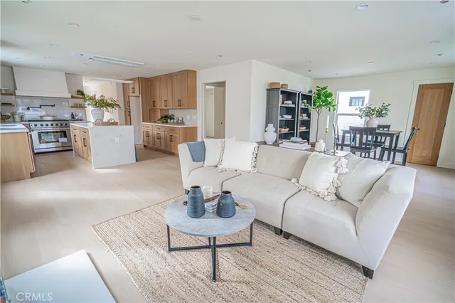 $1,595,000 | 109 South Dunning Street, Ventura, CA 93003