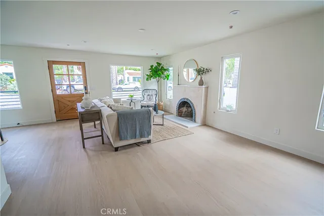 $1,595,000 | 109 South Dunning Street, Ventura, CA 93003