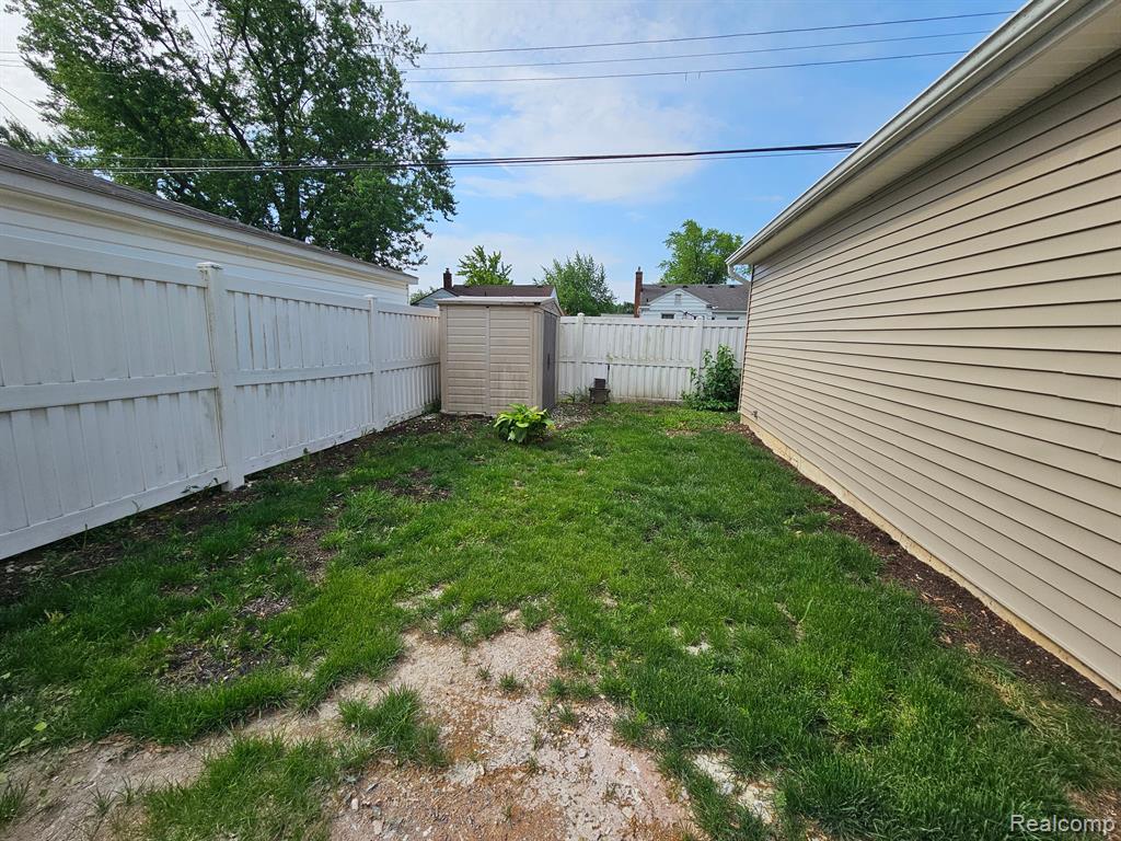 13655 Rosedale Street Southgate, MI 48195 - Photo 7 of 46