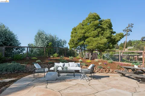 $998,000 | 4021 Maybelle Avenue, Oakland, CA 94619