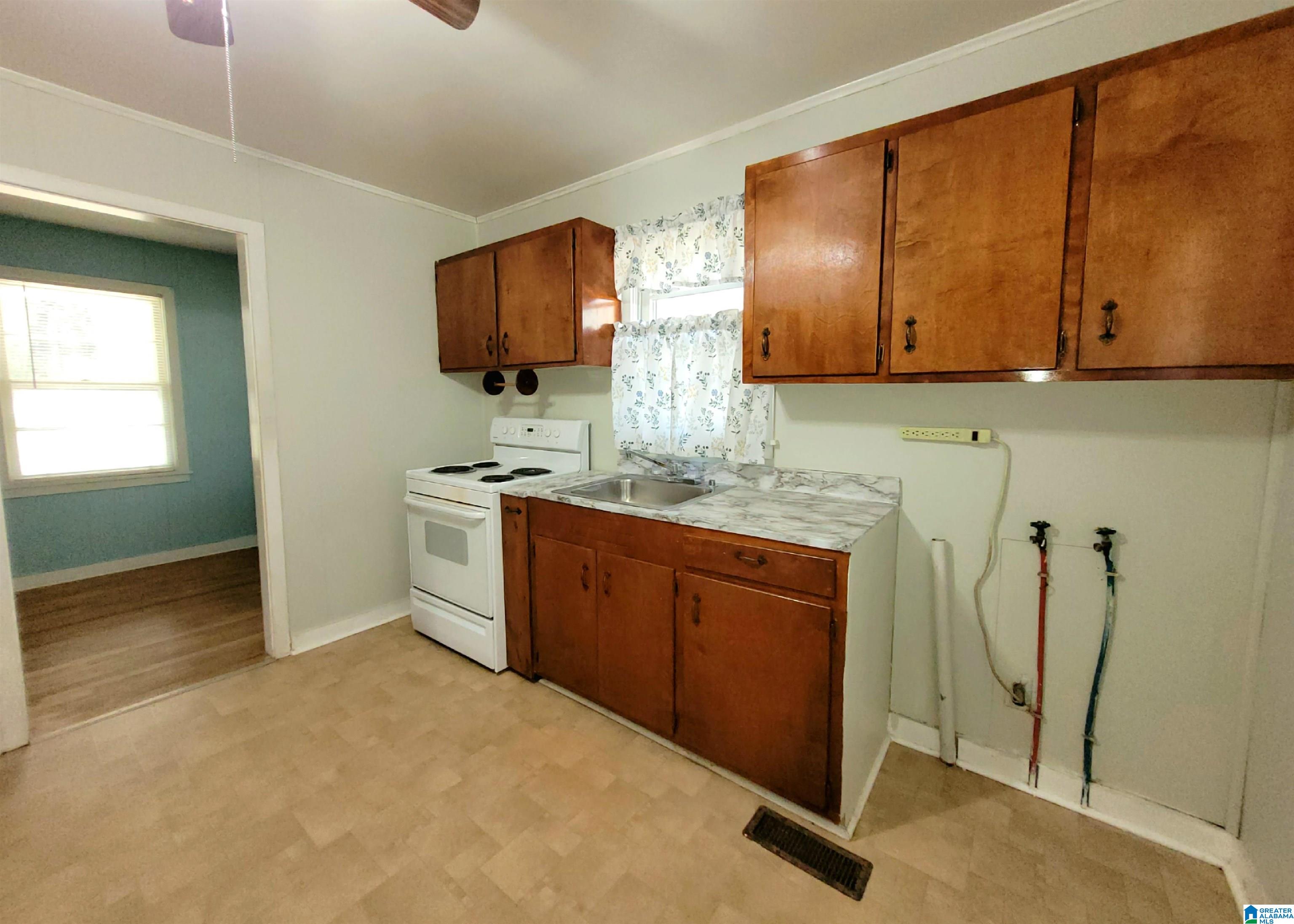 308 Lancaster Street Talladega, AL 35160 - Photo 4 of 36