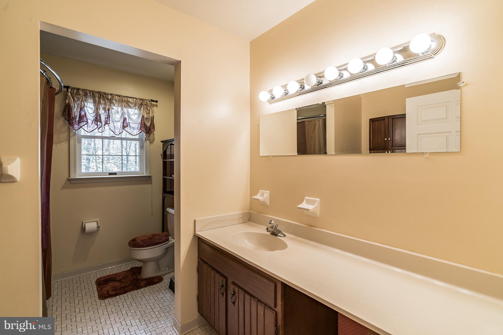 8091 Counselor Road Manassas, VA 20112 - Photo 17 of 30 Full Bath on Upper Level