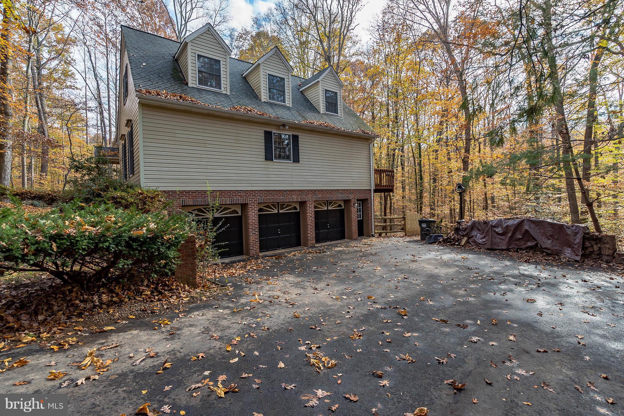 8091 Counselor Road Manassas, VA 20112 - Photo 29 of 30 Huge 3 Car Garage
