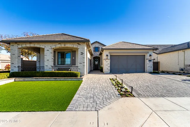 $1,175,000 | 4065 South Debra Drive, Gilbert, AZ 85297