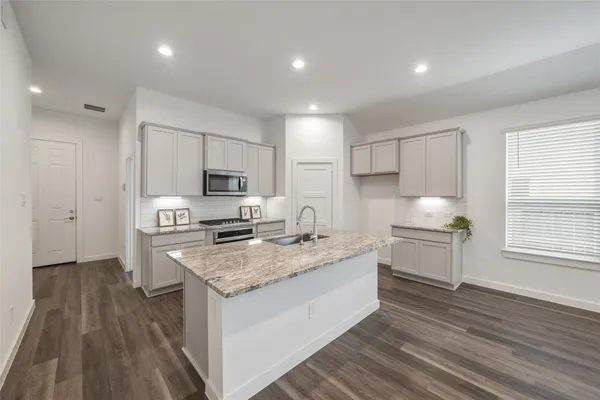 $2,250 | 1613 Sunbend Lane, Katy, TX 77493
