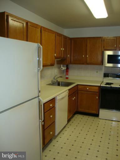 4104 Chardel Road, Unit E Nottingham, MD 21236 - Photo 3 of 21 Kitchen