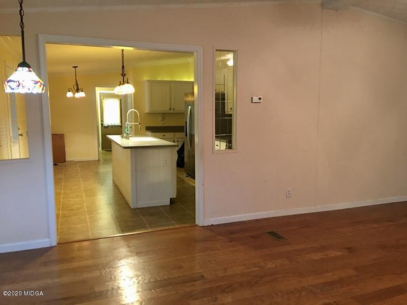 294 Burtom Road Southwest Eatonton, GA 31024 - Photo 8 of 32 6