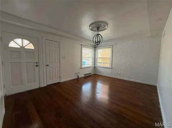 $219,999 | 3712 Bobring Avenue, St. Louis, MO 63125