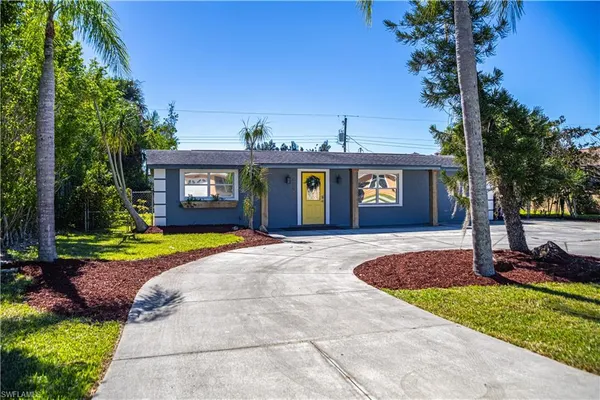 $2,600 | 4567 San Antonio Lane, Bonita Springs, FL 34134