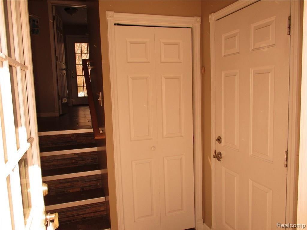 5040 West Harvard Road Clarkston, MI 48348 - Photo 4 of 27 IMG_0059.JPG