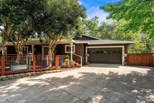 $1,175,000 | 779-ct Joni Court, Windsor, CA 95492