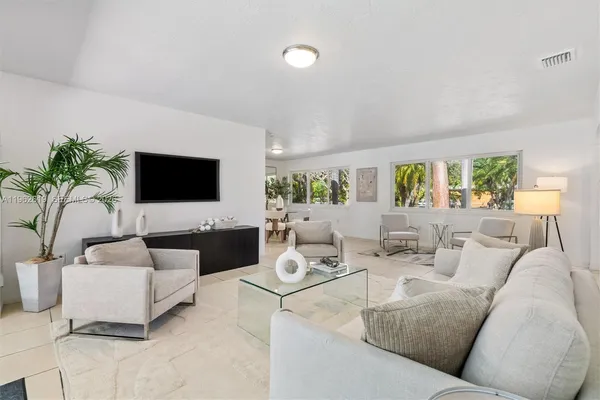 $1,260,000 | 8260 Southwest 133rd Street, Pinecrest, FL 33156