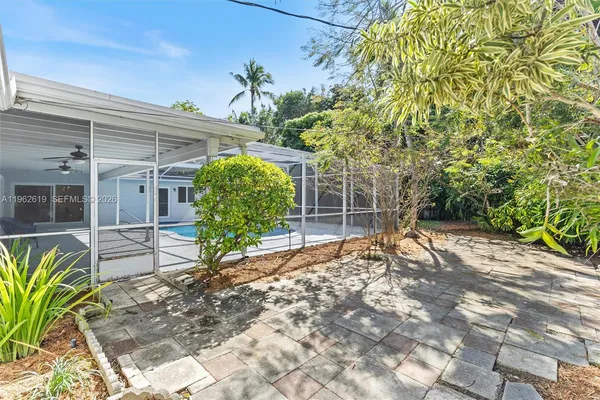 $1,260,000 | 8260 Southwest 133rd Street, Pinecrest, FL 33156