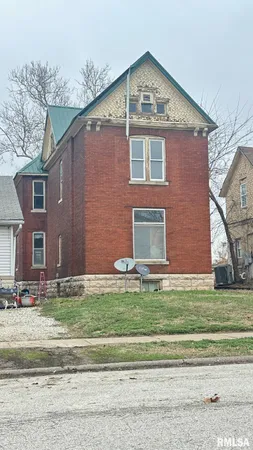 $19,700 | 637 Washington Street, Quincy, IL 62301