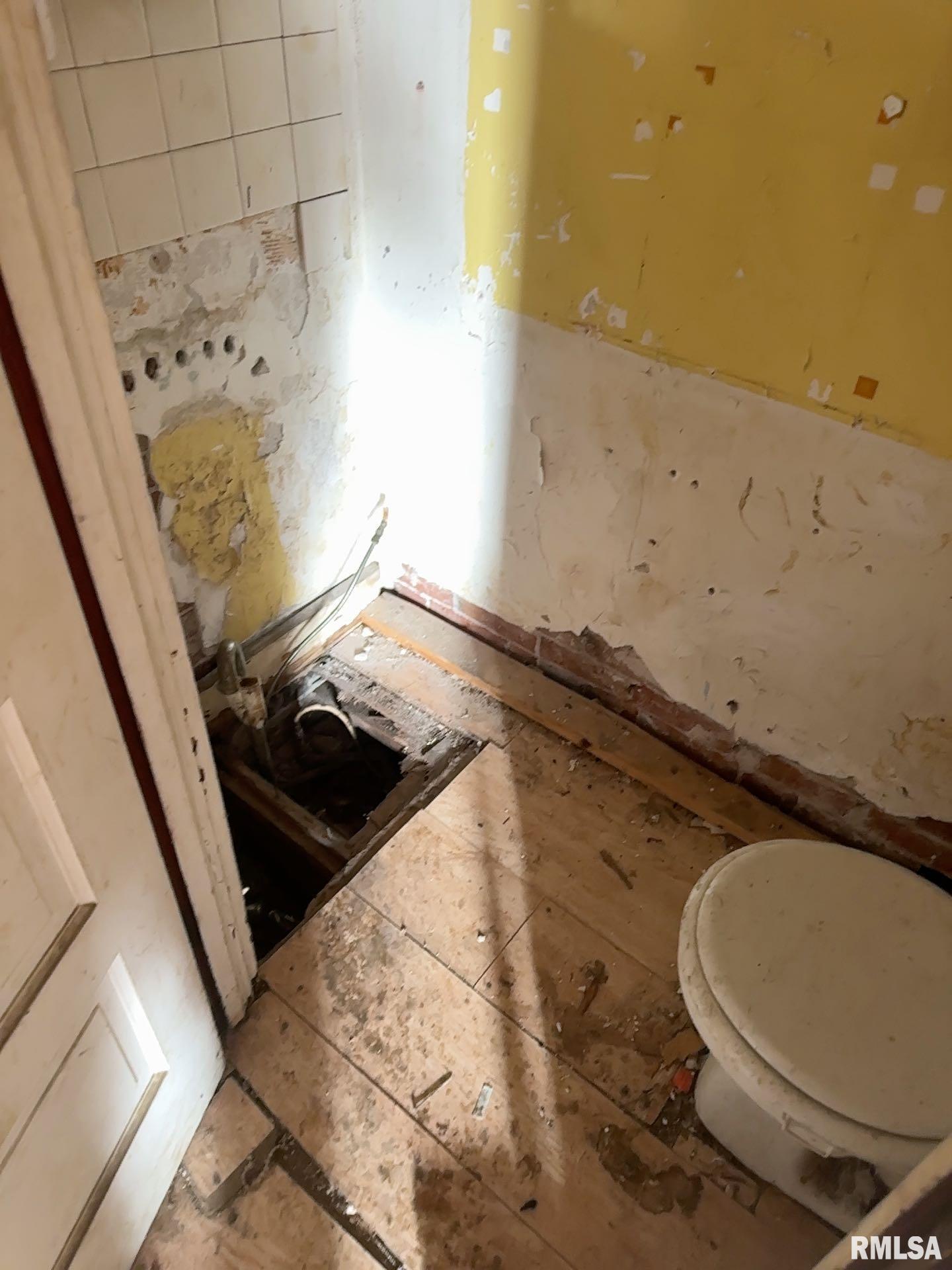 637 Washington Street Quincy, IL 62301 - Photo 12 of 17